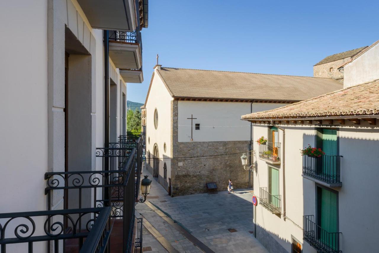 Otal Urban De "Casa Otal" Apartment Jaca Exterior foto